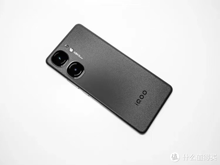 vivo X100同款主摄，第二代骁龙8+5160mAh大电池，仅2199元