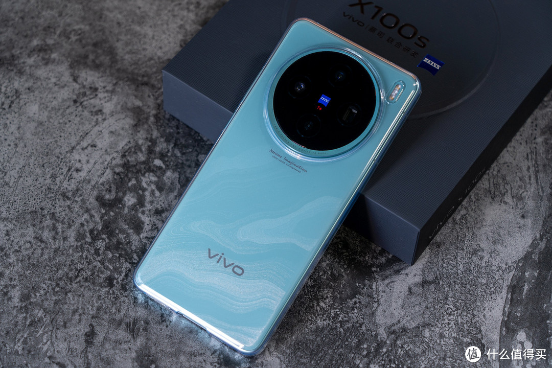 选直屏还是曲屏？这回不做选择题，vivo X100s开箱