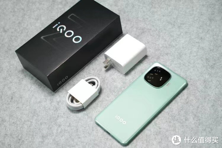 vivo已经“脱胎换骨”，第三代骁龙7+512GB跌至1699元，6000mAh大电池