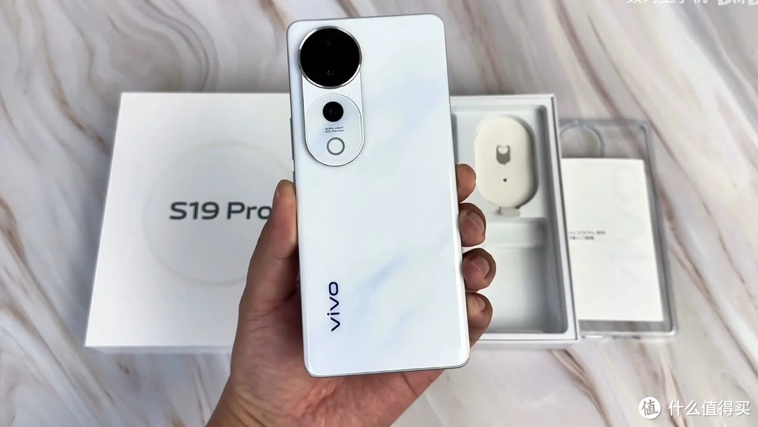 拍照强！Vivo S19系列：标准版和Pro版，哪款才是你的菜？