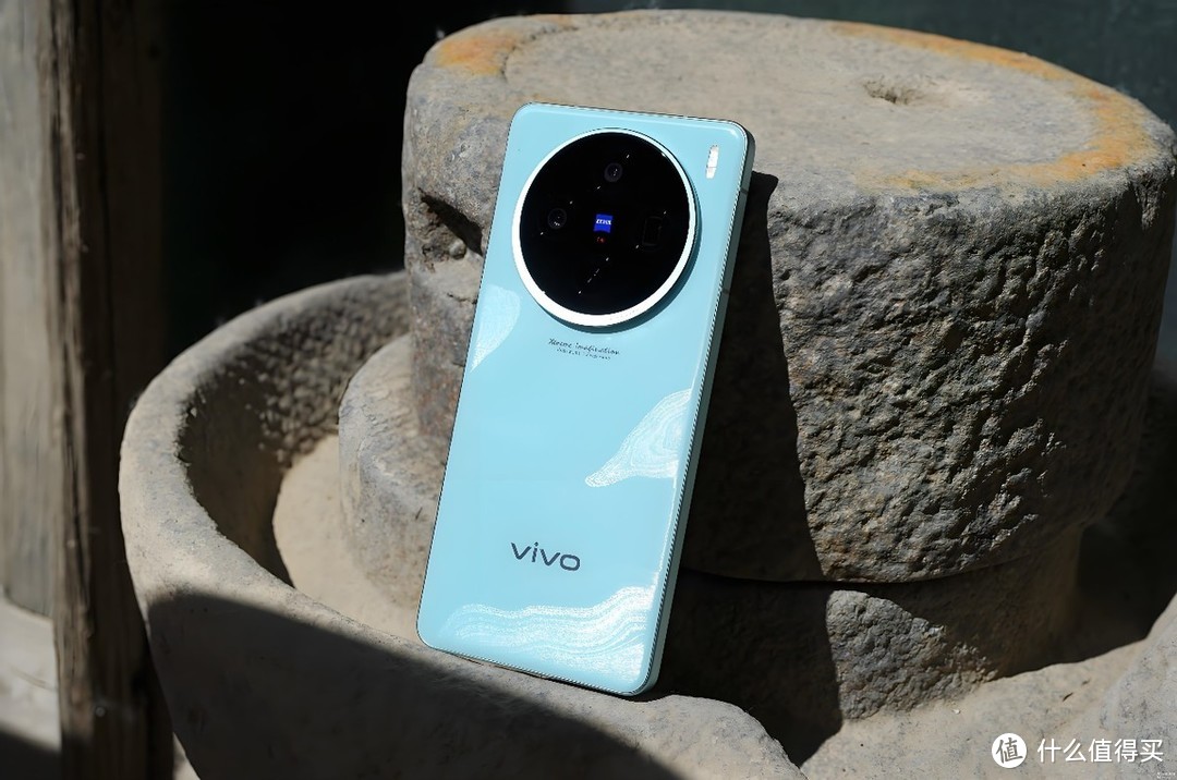 vivo果断“发飙”，突降1230元，双芯性能+1英寸大底+5400mAh