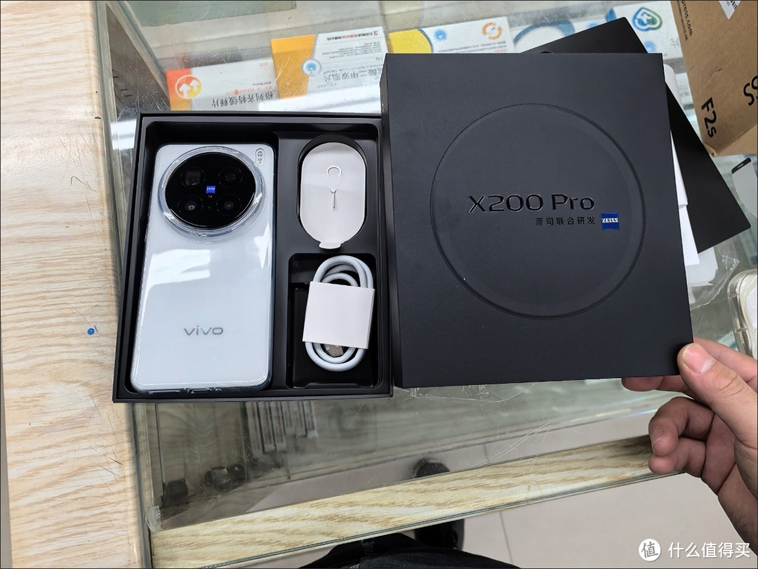 vivo X200 Pro 是一款拍照手机