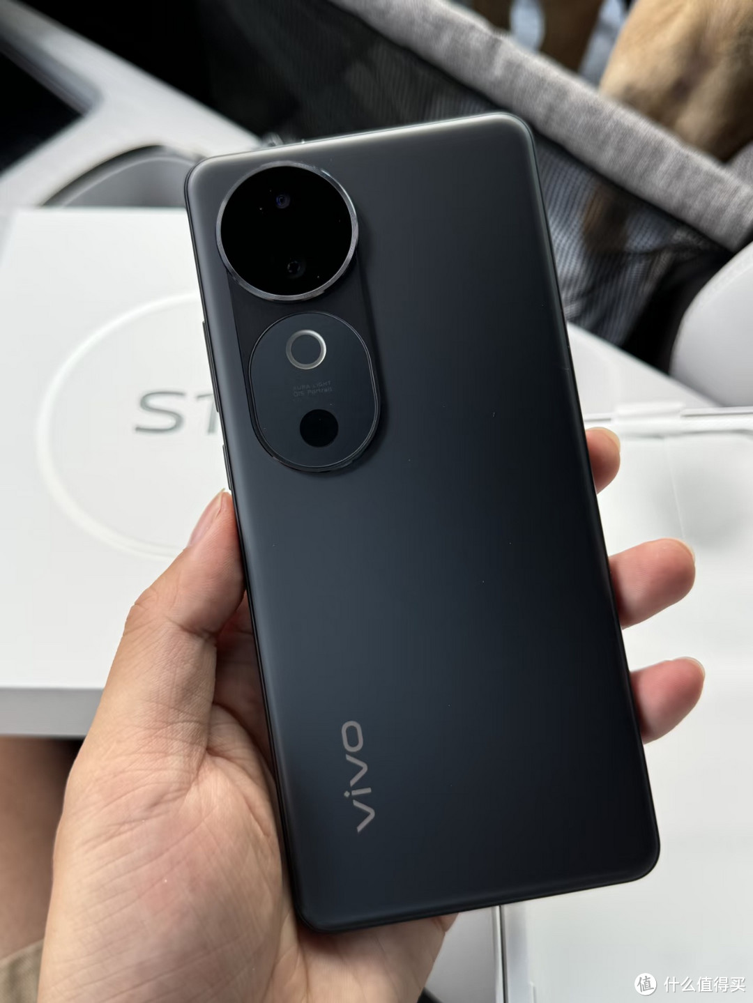 vivo S19：外观吸睛，性能实用的优选手机